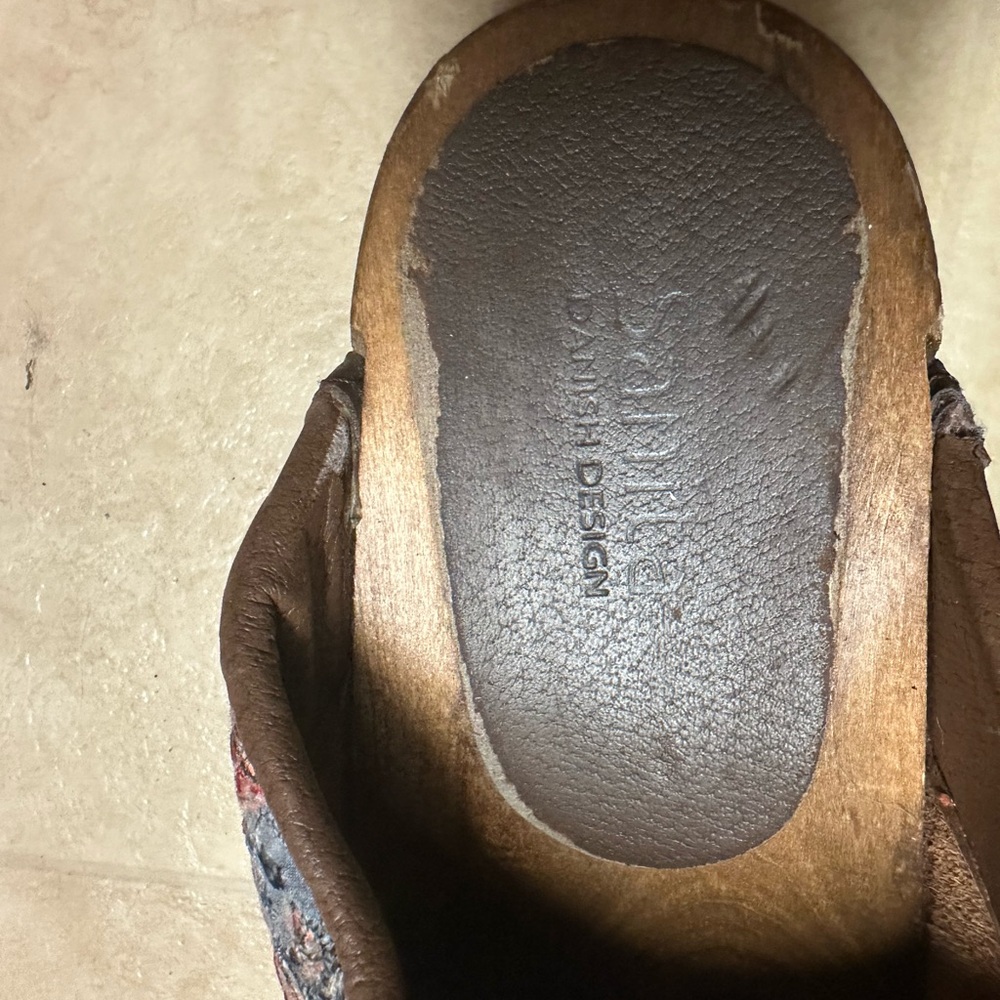 Sanita mules wooden with beautiful embroidered tops. Size 40, or 10. - Picture 4 of 5